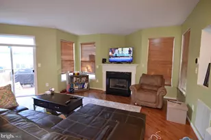 2946 Saxon Flowers Dr, Fairfax, VA 22031 - Photo 7