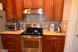 2946 Saxon Flowers Dr, Fairfax, VA 22031 - Photo 11