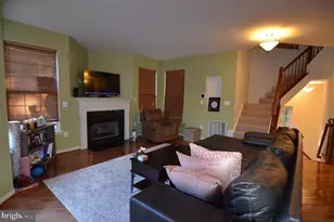 2946 Saxon Flowers Dr, Fairfax, VA 22031 - Photo 9
