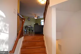 2946 Saxon Flowers Dr, Fairfax, VA 22031 - Photo 5