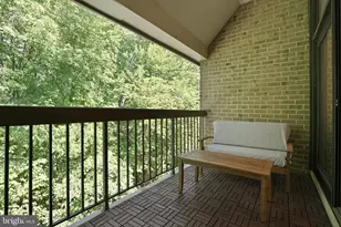 1663 Parkcrest Cir, Reston, VA 20190 - Photo 19