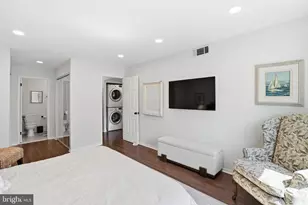 1663 Parkcrest Cir, Reston, VA 20190 - Photo 13