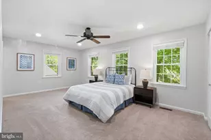 5719 Crownleigh Ct, Burke, VA 22015 - Photo 7