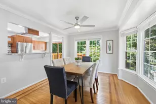 5719 Crownleigh Ct, Burke, VA 22015 - Photo 5