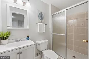 5719 Crownleigh Ct, Burke, VA 22015 - Photo 27