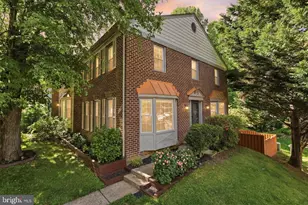 5719 Crownleigh Ct, Burke, VA 22015 - Photo 1