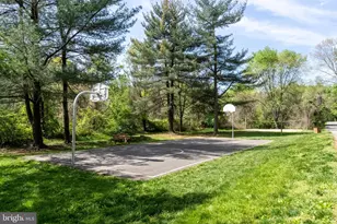 10205 Scarborough Commons Ct, Burke, VA 22015 - Photo 43