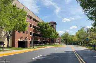 10205 Scarborough Commons Ct, Burke, VA 22015 - Photo 51