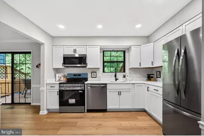 10205 Scarborough Commons Court, Burke, VA 22015 - Photo 15