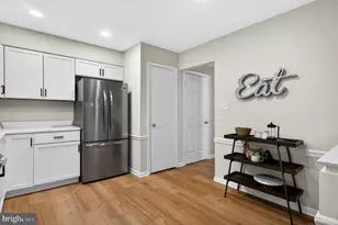 10205 Scarborough Commons Ct, Burke, VA 22015 - Photo 13
