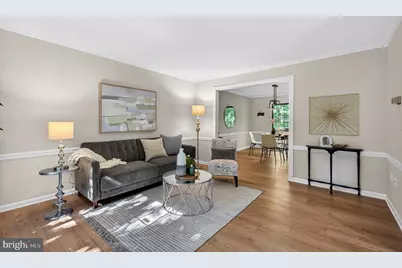 10205 Scarborough Commons Court, Burke, VA 22015 - Photo 5