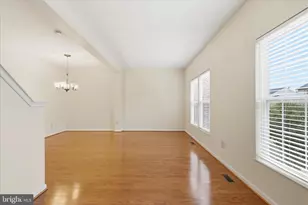 14279 Glade Spring Dr, Centreville, VA 20121 - Photo 7