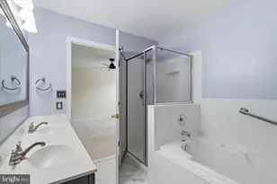 14279 Glade Spring Dr, Centreville, VA 20121 - Photo 19
