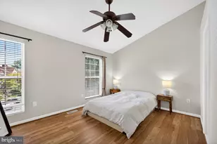 12136 Wedgeway Ct, Fairfax, VA 22033 - Photo 17