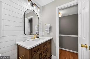 12136 Wedgeway Ct, Fairfax, VA 22033 - Photo 27