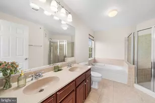 4431 Eastwick Ct, Fairfax, VA 22033 - Photo 25