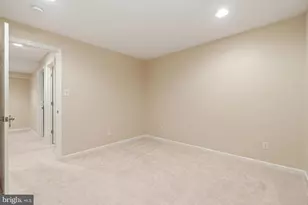 2706 Hatmark St, Vienna, VA 22181 - Photo 37