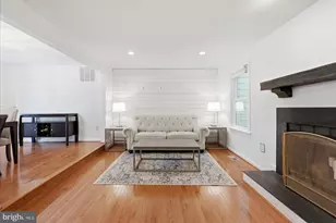 5723 Walnut Wood Ln, Burke, VA 22015 - Photo 3