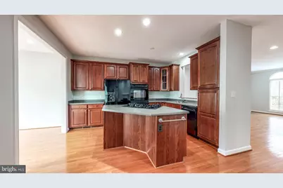 11618 Park Vista Boulevard, Fairfax, VA 22030 - Photo 7