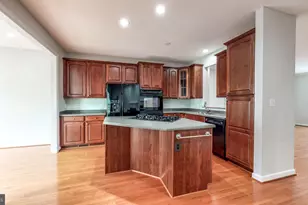 11618 Park Vista Blvd, Fairfax, VA 22030 - Photo 7