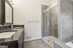 5724 Wood Creek Ln, Centreville, VA 20120 - Photo 15