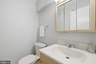 2327 Riviera Dr, Vienna, VA 22181 - Photo 19