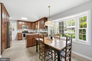 2327 Riviera Dr, Vienna, VA 22181 - Photo 15