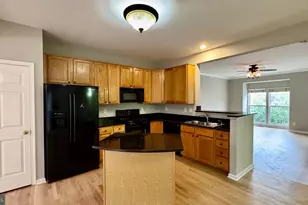 2571 Chase Wellesley Dr, Herndon, VA 20171 - Photo 13