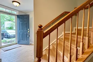 2571 Chase Wellesley Dr, Herndon, VA 20171 - Photo 3
