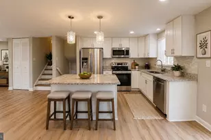 8465 Yellow Leaf Ct, Springfield, VA 22153 - Photo 5