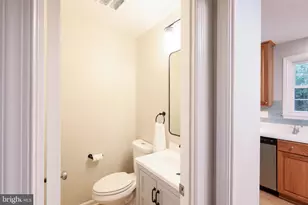 6710 Sydenstricker Rd, Springfield, VA 22152 - Photo 17