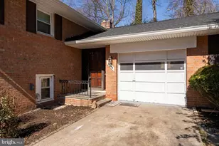 8706 Braeburn Dr, Annandale, VA 22003 - Photo 3