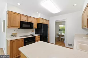 3425 Bedivere Ct, Annandale, VA 22003 - Photo 27