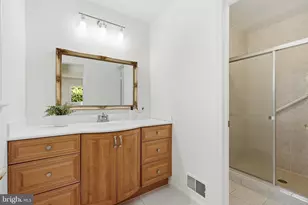 3425 Bedivere Ct, Annandale, VA 22003 - Photo 15