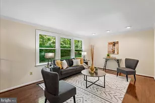 10806 Oldfield Dr, Reston, VA 20191 - Photo 3