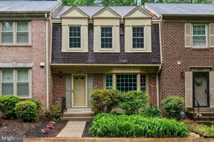 5661 Chelmsford Ct, Burke, VA 22015 - Photo 1