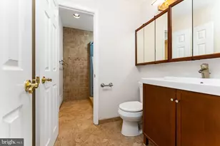 8415 Hollis Ln, Vienna, VA 22182 - Photo 29