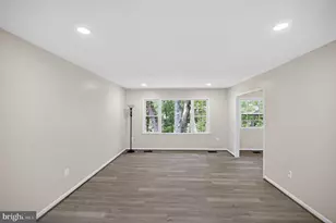 3142 Searsmont Pl, Herndon, VA 20171 - Photo 9