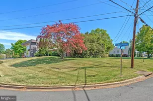 1805 Dumbarton St, McLean, VA 22101 - Photo 9