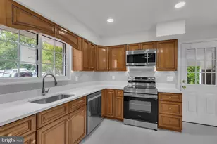 5907 Camberly Ave, Springfield, VA 22150 - Photo 9
