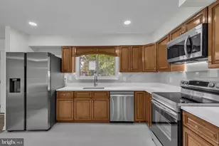 5907 Camberly Ave, Springfield, VA 22150 - Photo 7
