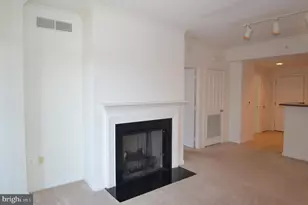 4490 Market Commons Dr, Fairfax, VA 22033 - Photo 9