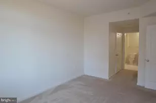 4490 Market Commons Dr, Fairfax, VA 22033 - Photo 15