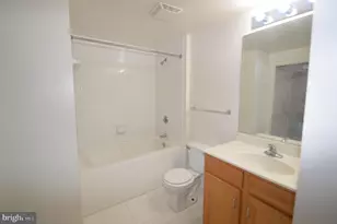 4490 Market Commons Dr, Fairfax, VA 22033 - Photo 17