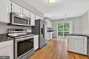 2832 Kelly Square, Vienna, VA 22181 - Photo 13