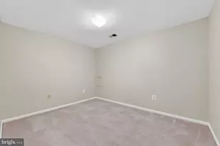 2832 Kelly Square, Vienna, VA 22181 - Photo 27