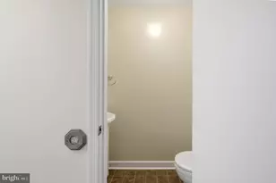 9937 Whitewater Dr, Burke, VA 22015 - Photo 17
