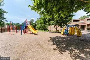 11232 Chestnut Grove Square, Reston, VA 20190 - Photo 13