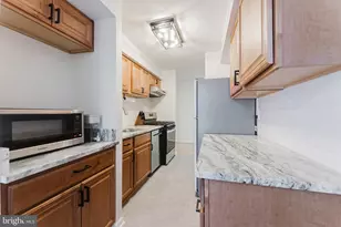 11232 Chestnut Grove Square, Reston, VA 20190 - Photo 19