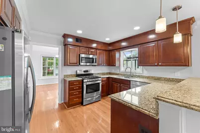 8952 Kenilworth Drive, Burke, VA 22015 - Photo 11